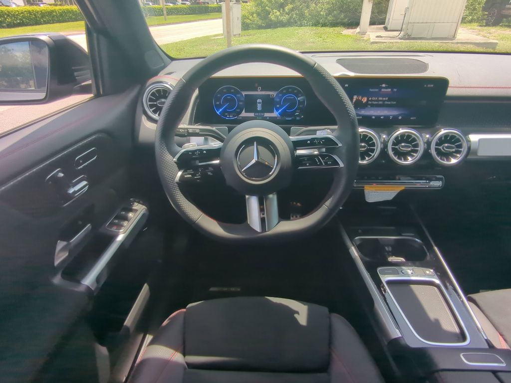 2024 Mercedes Benz EQB 300 4MATIC photo 3