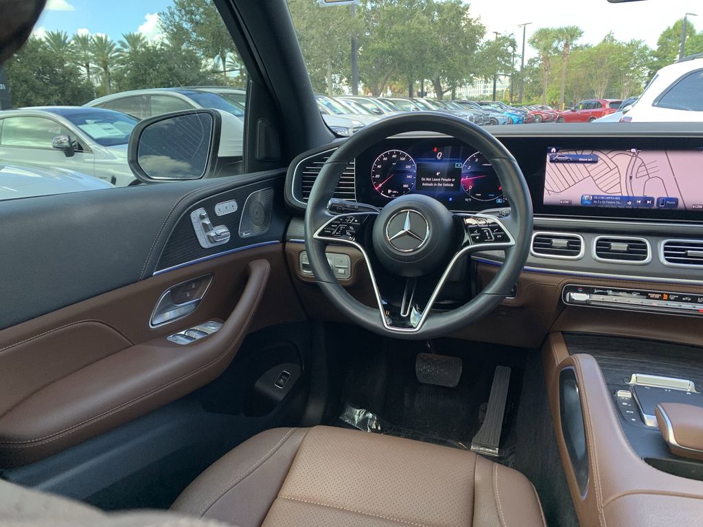 2024 Mercedes Benz GLE 4MATIC photo 3