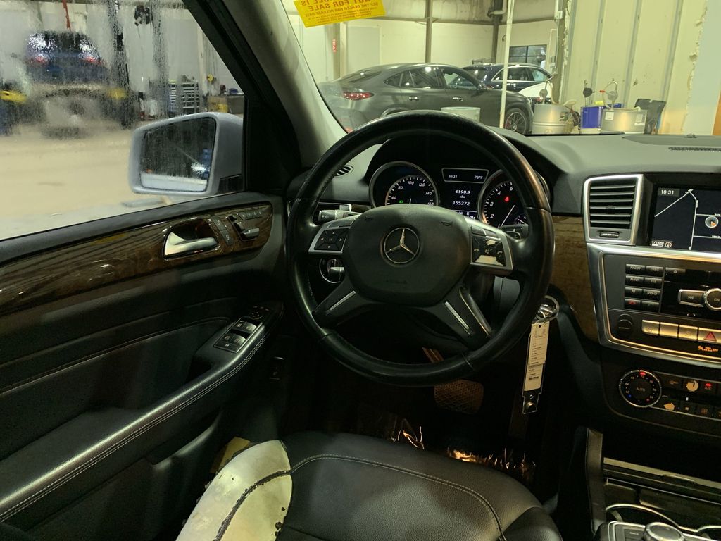 2012 Mercedes Benz ML 350 4MATIC photo 2