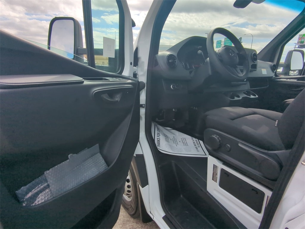 New 2024 Mercedes-Benz Sprinter 4500 Standard Roof Cab/Chassis