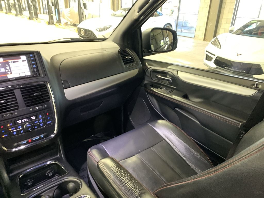 2017 Dodge Grand Caravan GT photo 4