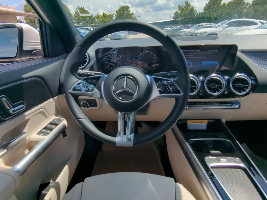 2025 Mercedes Benz GLA 250 photo 3