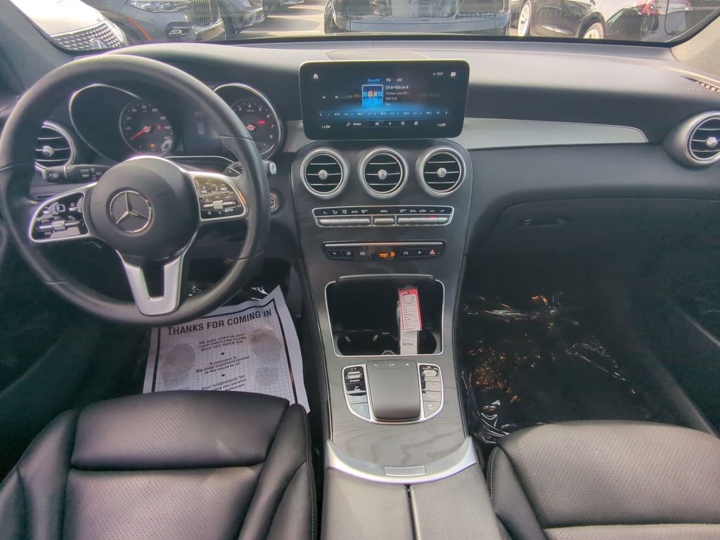 2022 Mercedes Benz GLC 300 photo 2