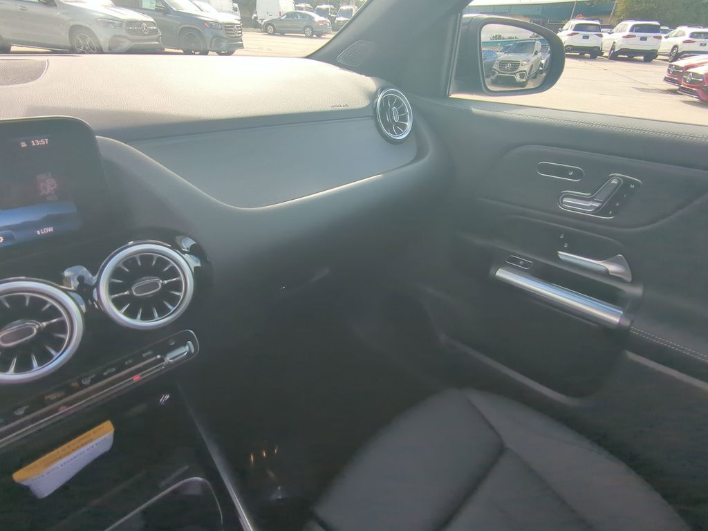 2026 Mercedes Benz GLA 250 photo 4