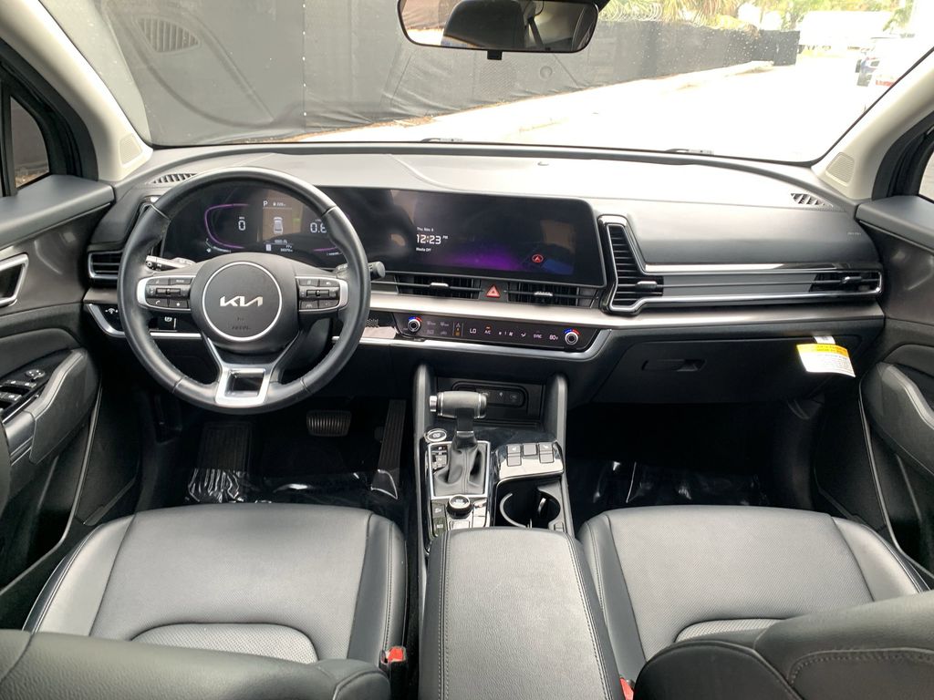 2023 Kia Sportage EX photo 2