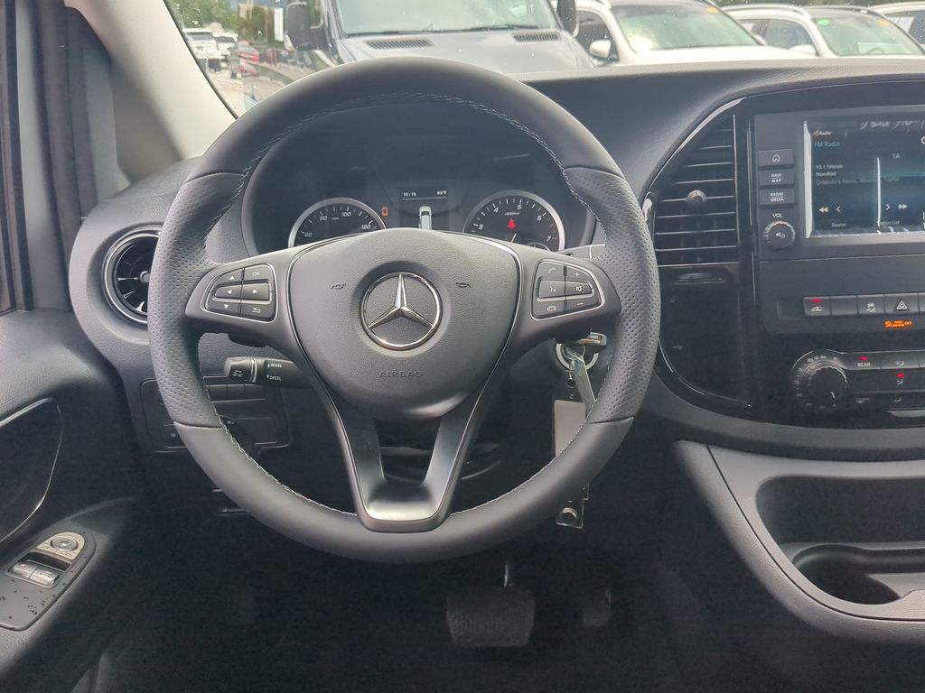 2023 Mercedes Benz Metris photo 2