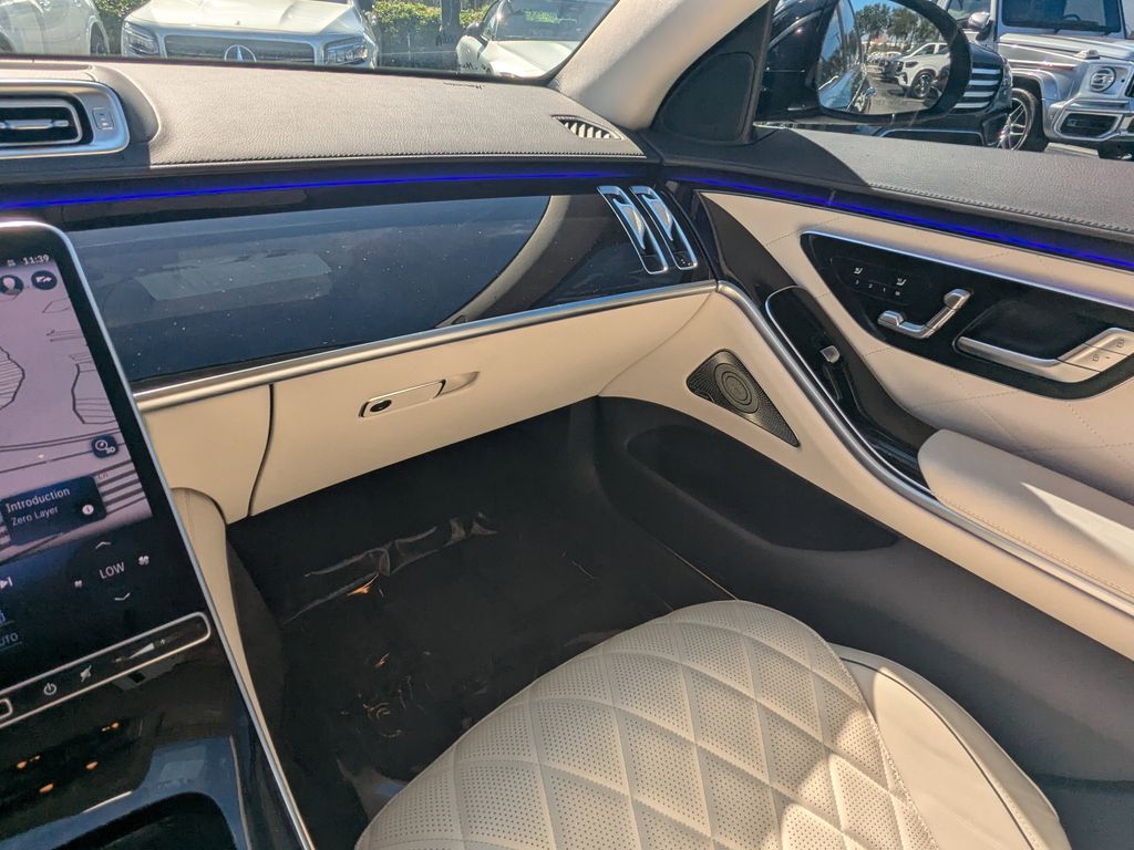 2024 Mercedes Benz S 580 4MATIC photo 4