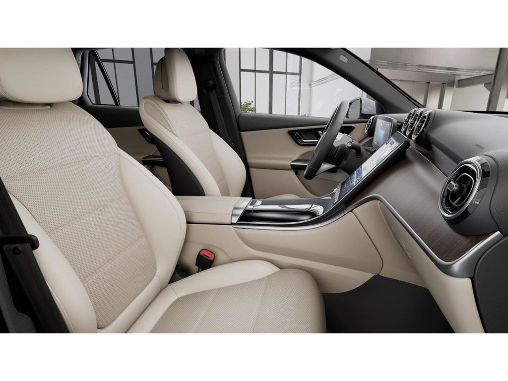 2026 Mercedes Benz GLC 300 photo 4