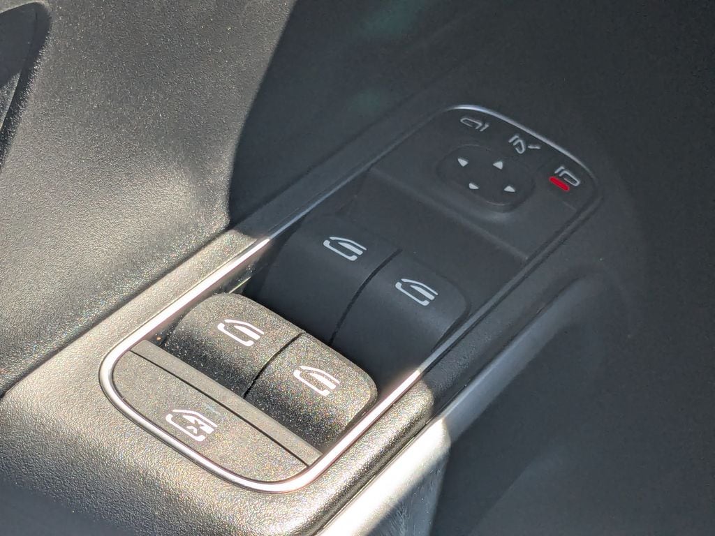 2024 Mercedes-Benz GLB Base - Photo 10