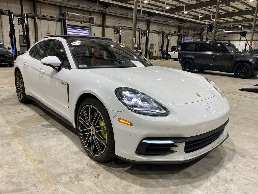 2018 Porsche Panamera 4 E-Hybrid's photo