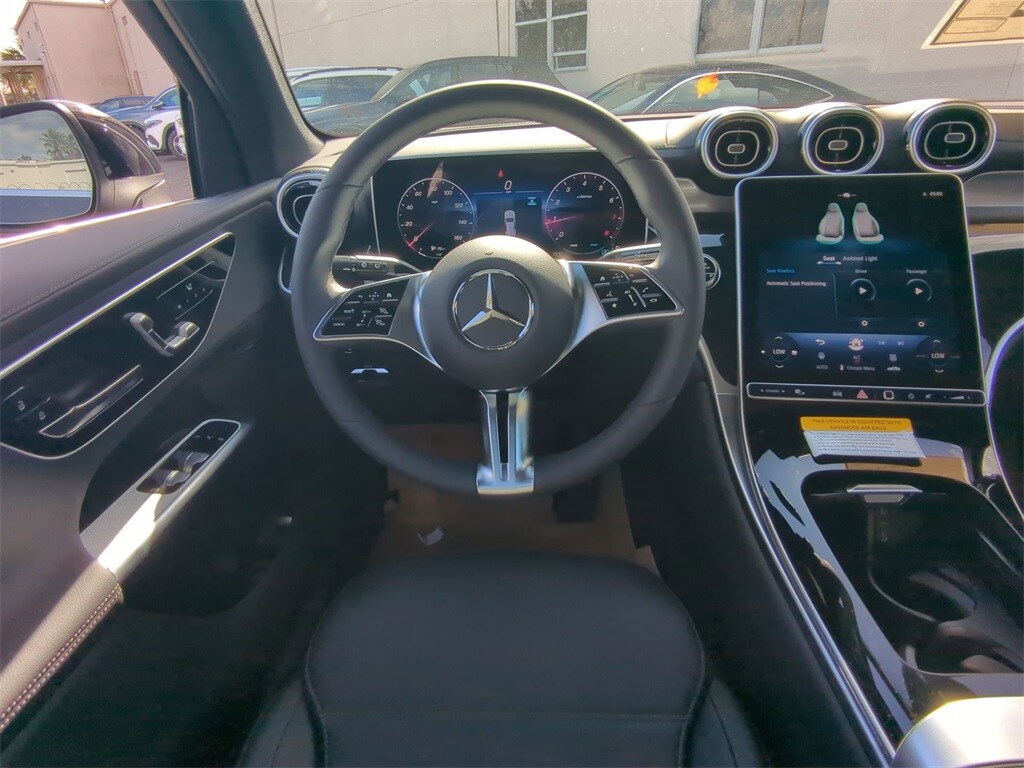 2025 Mercedes Benz GLC 4MATIC photo 3