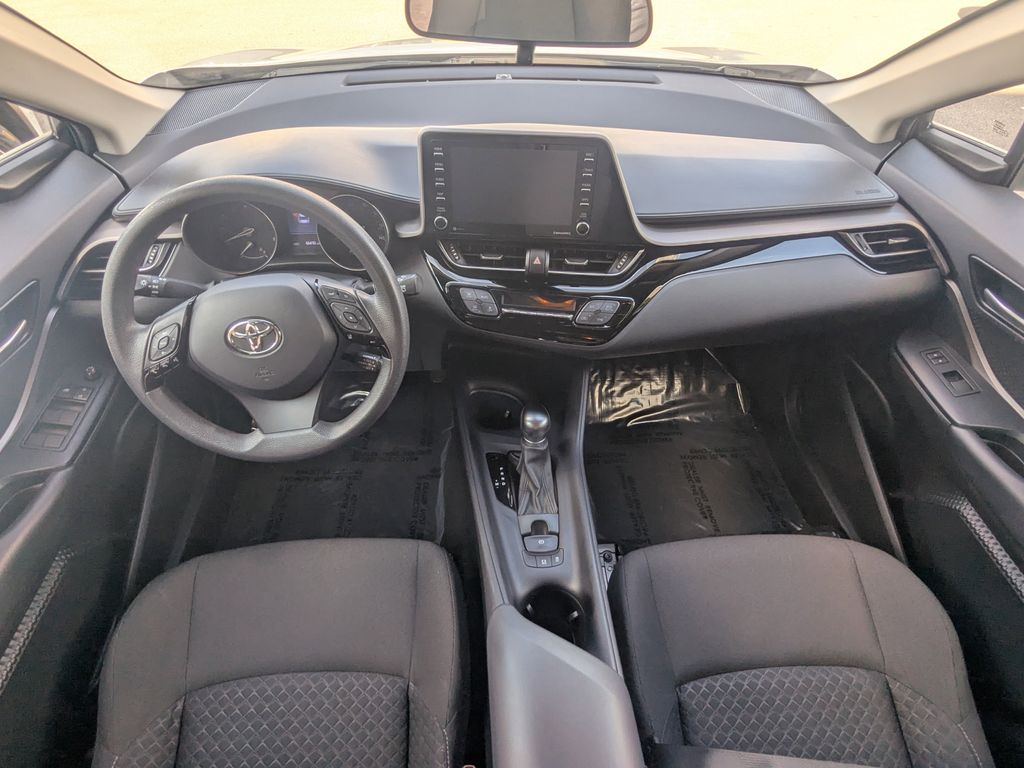 2021 Toyota C-HR photo 4