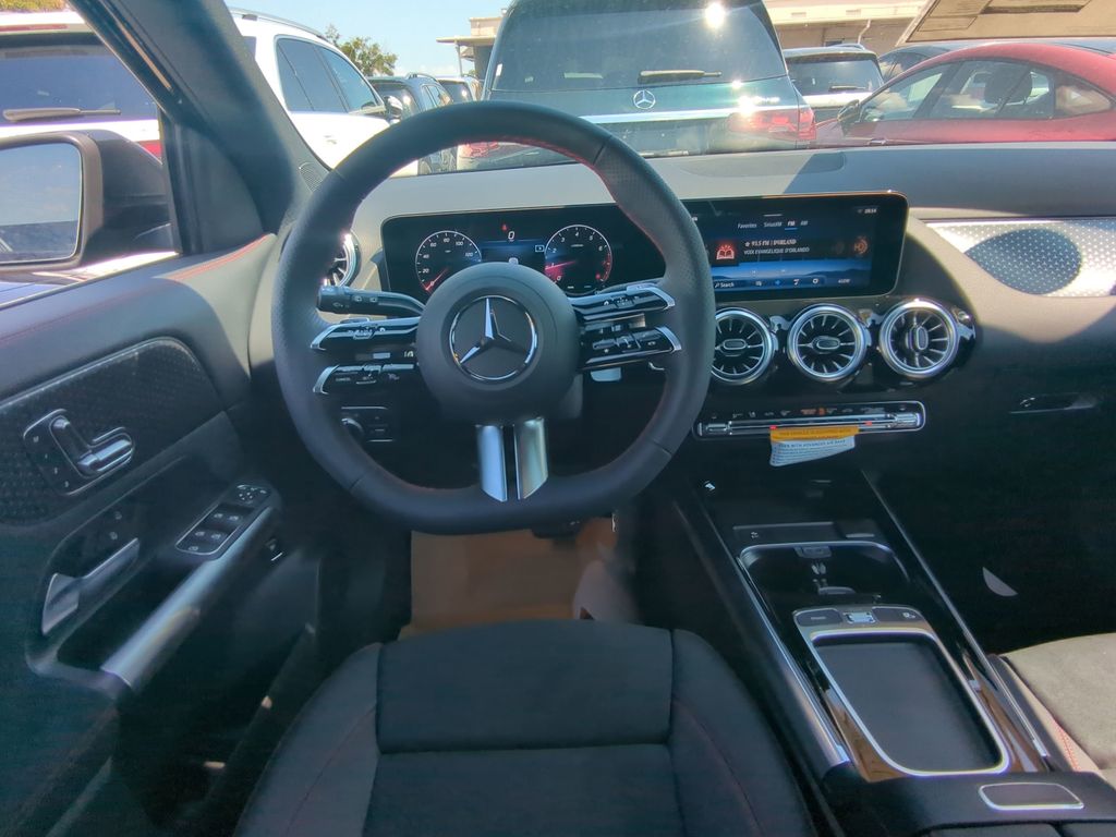 2025 Mercedes Benz GLA photo 2
