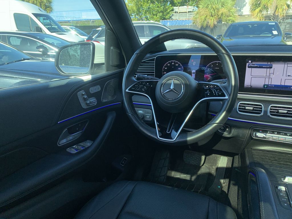 2024 Mercedes Benz GLE 4MATIC photo 3