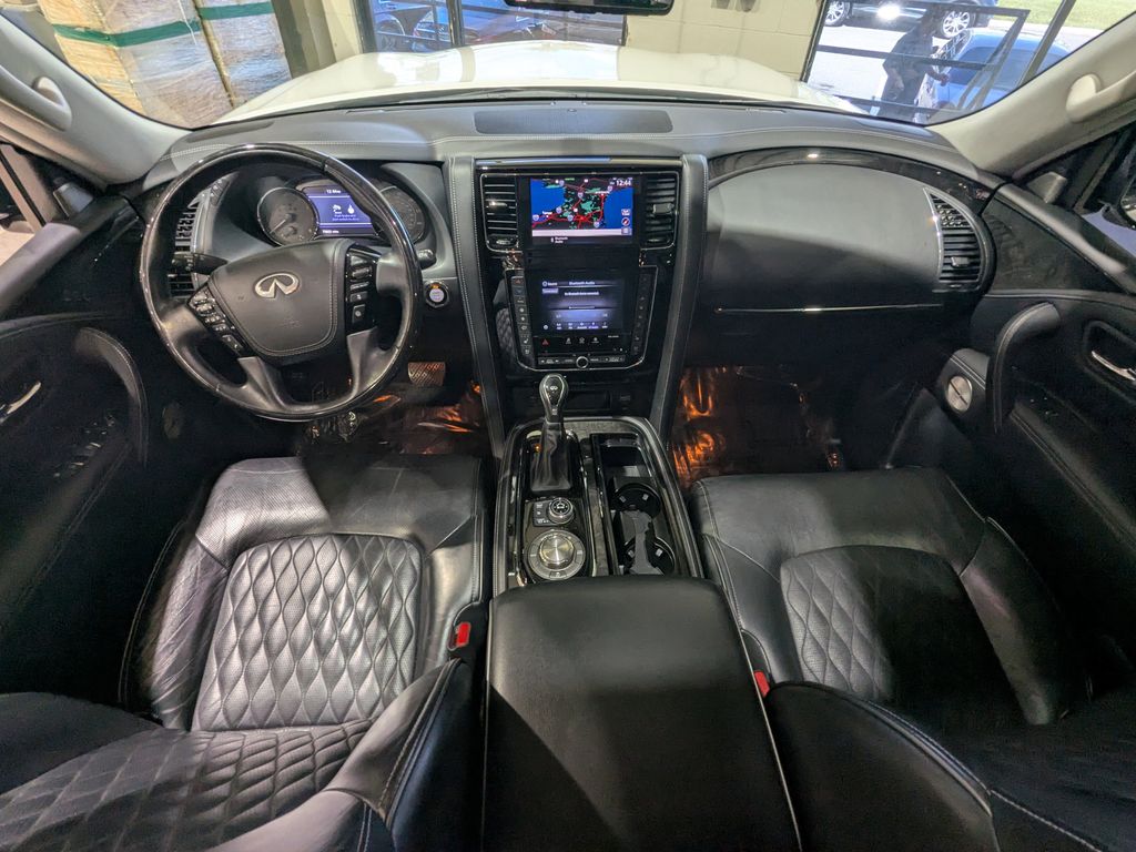 2020 Infiniti QX80 photo 2