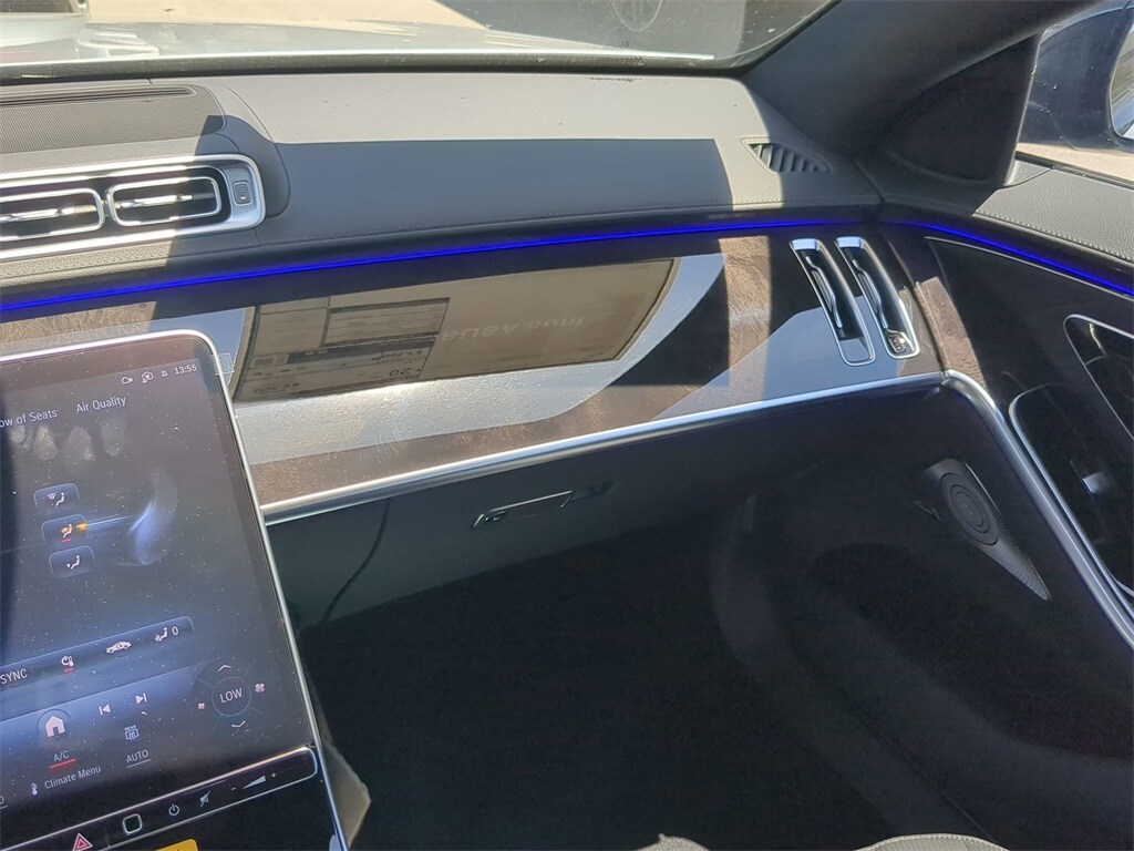 2025 Mercedes Benz S 450 580 photo 3