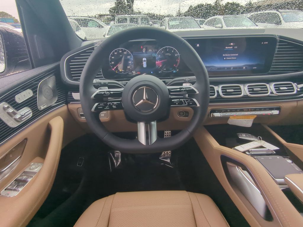 2026 Mercedes Benz GLS 580 4MATIC photo 3