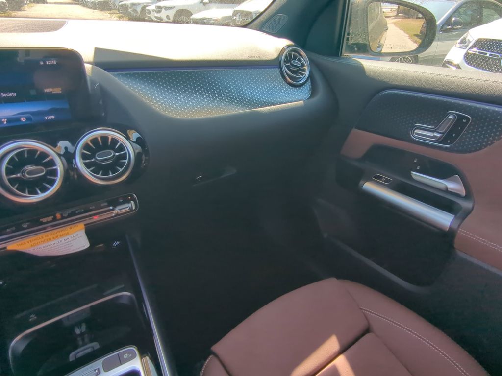 2025 Mercedes Benz GLA photo 4