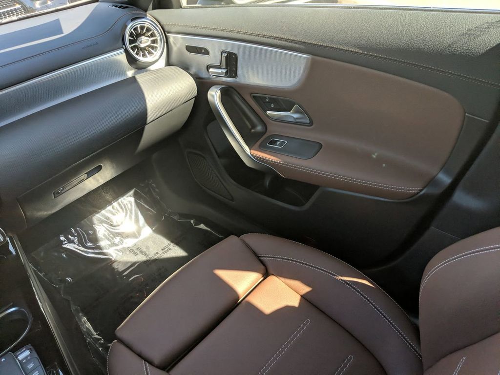 2021 Mercedes Benz CLA 250 photo 4