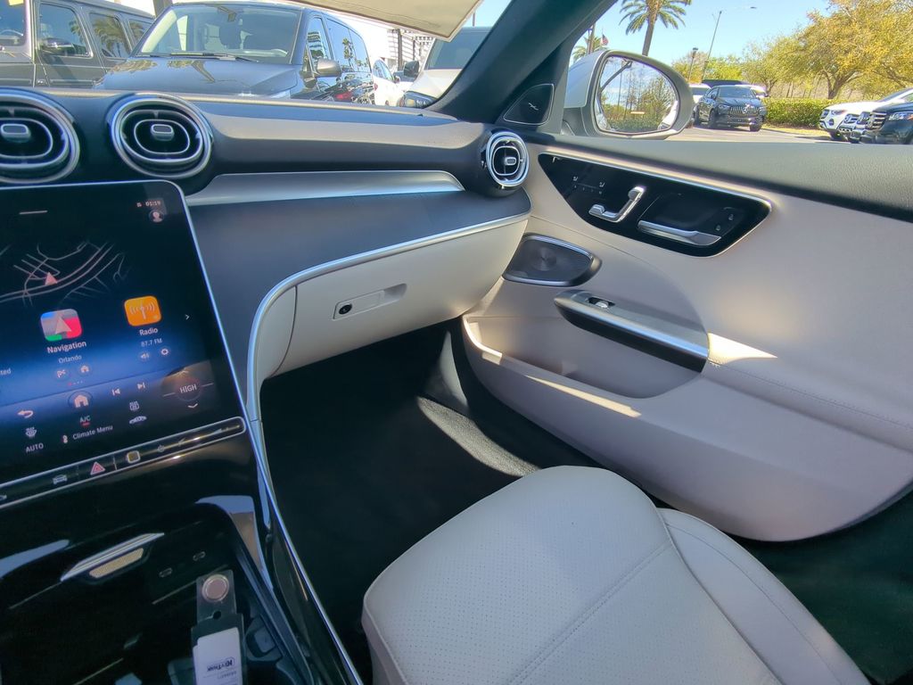 2025 Mercedes Benz C 300 Sedan photo 4