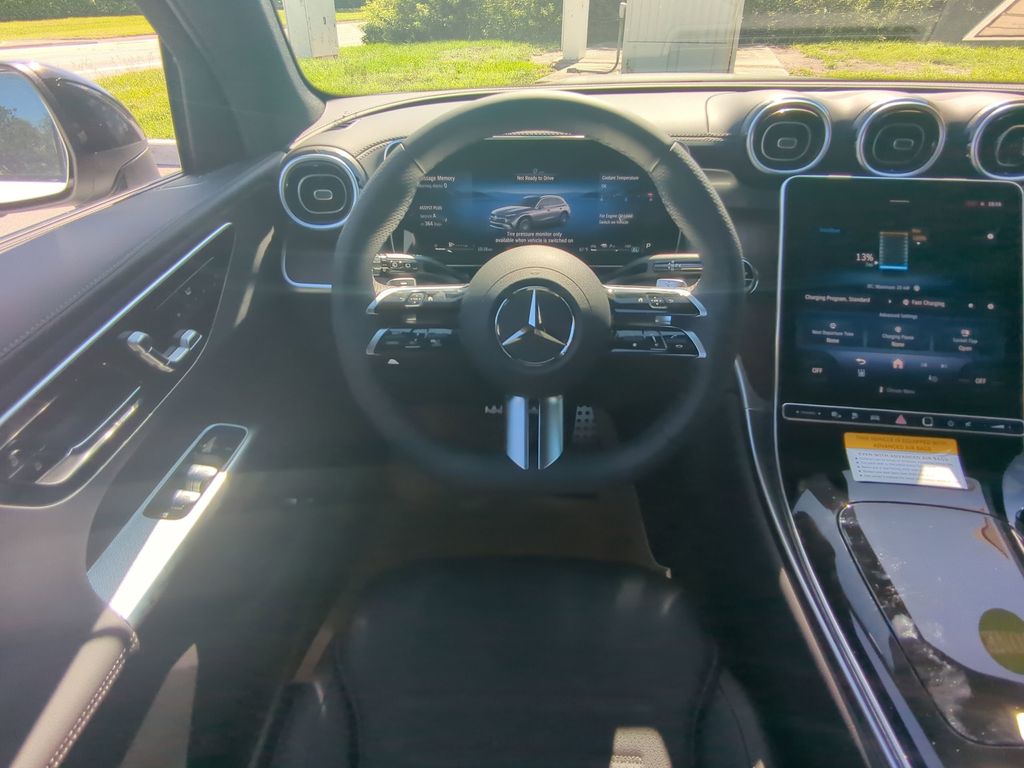 2025 Mercedes Benz GLC 350e 4MATIC photo 3