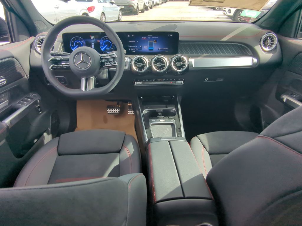 2024 Mercedes Benz EQB 300 4MATIC photo 2