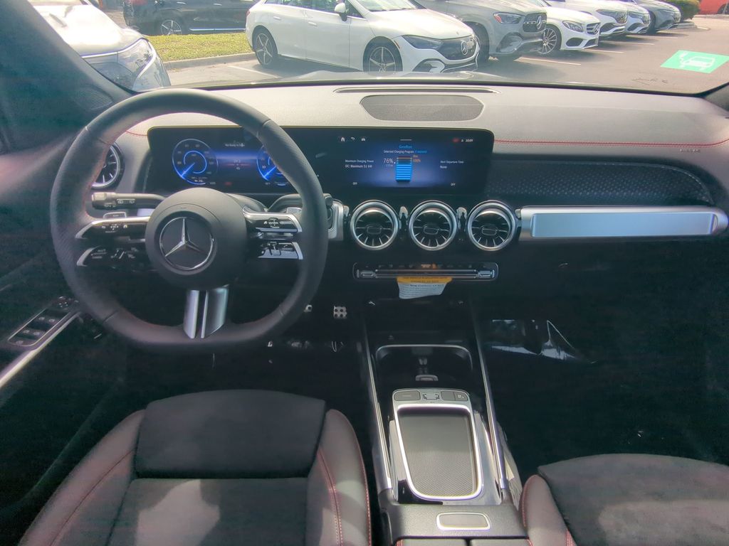 2024 Mercedes Benz EQB 300 4MATIC photo 2