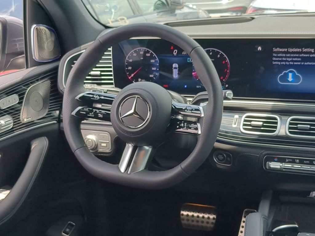 2025 Mercedes Benz GLS 450 4MATIC photo 3