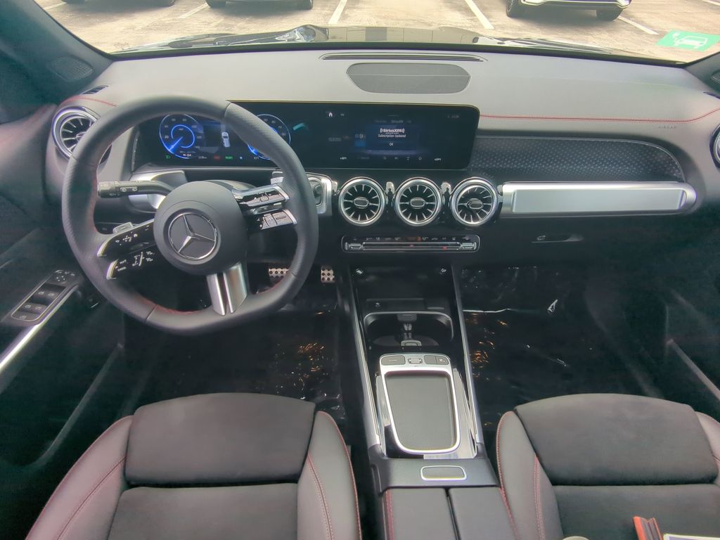 2024 Mercedes Benz EQB 300 4MATIC photo 2