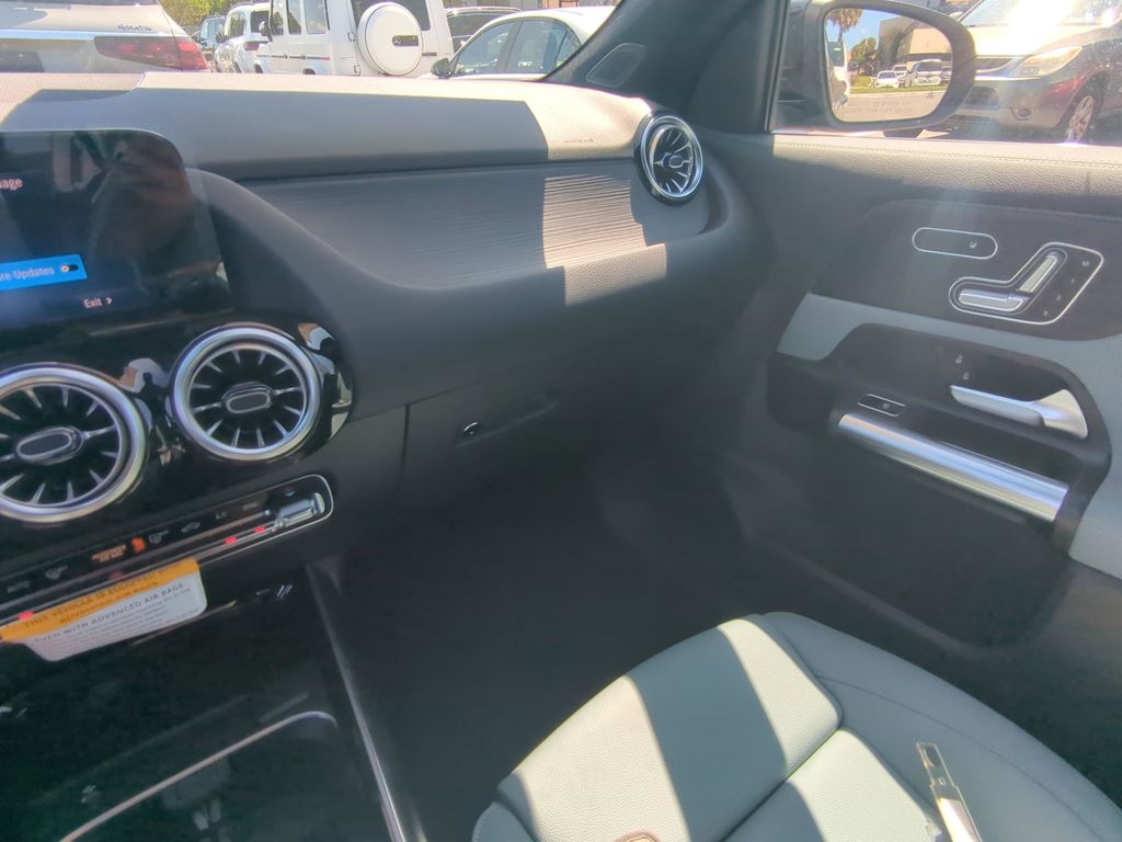 2026 Mercedes Benz GLA 250 photo 4
