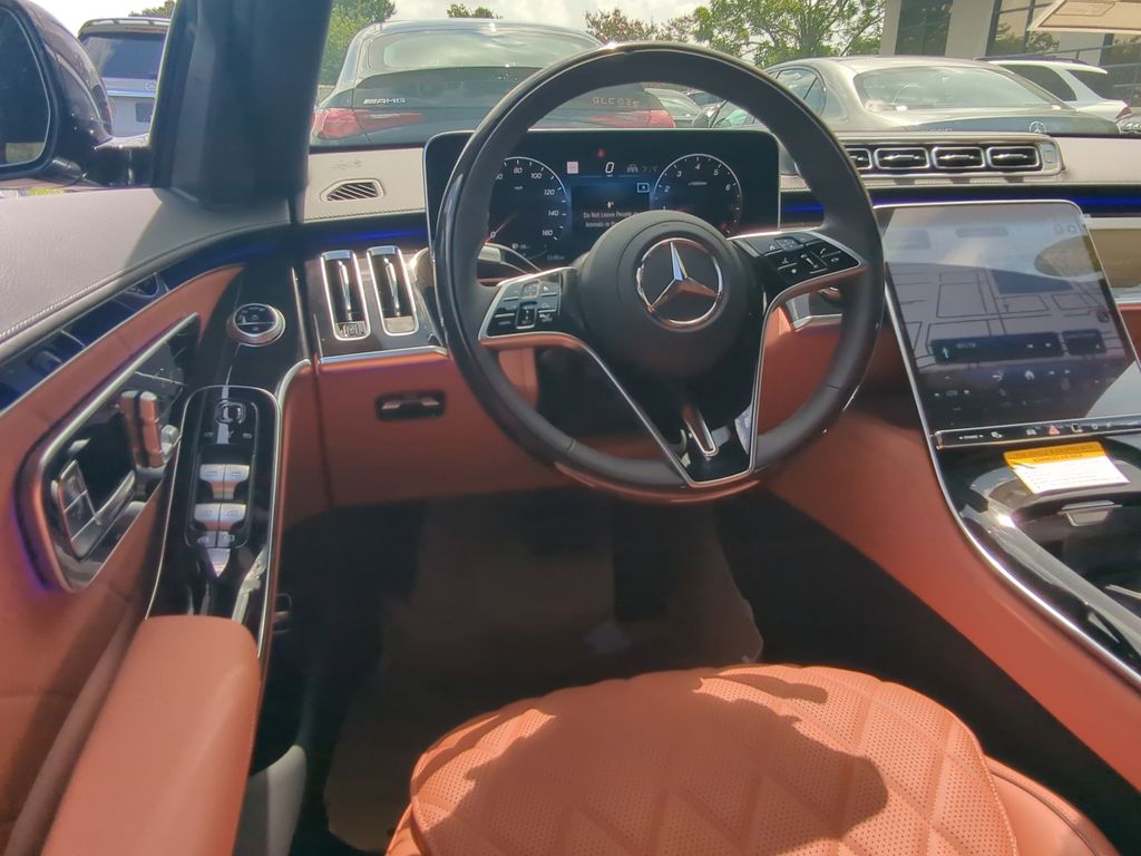 2025 Mercedes Benz S 580 4MATIC photo 3