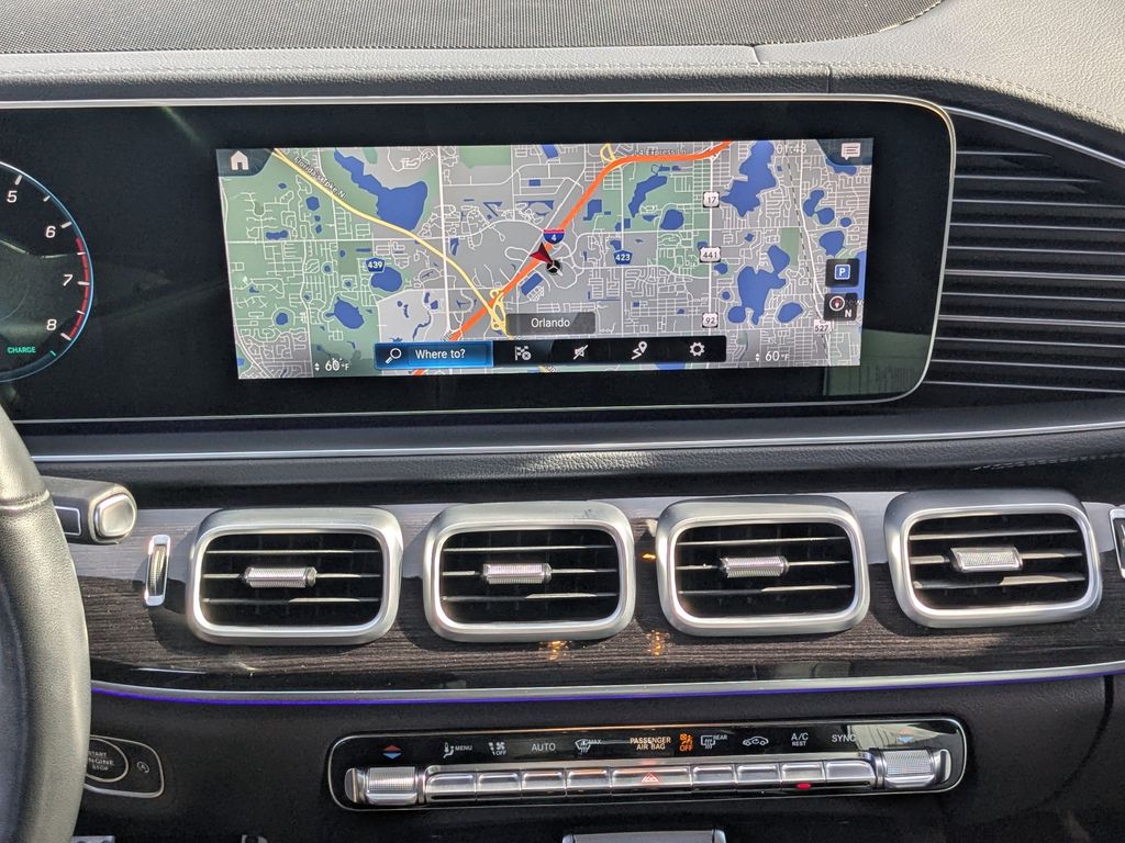 2022 Mercedes Benz GLS 450 4MATIC photo 4