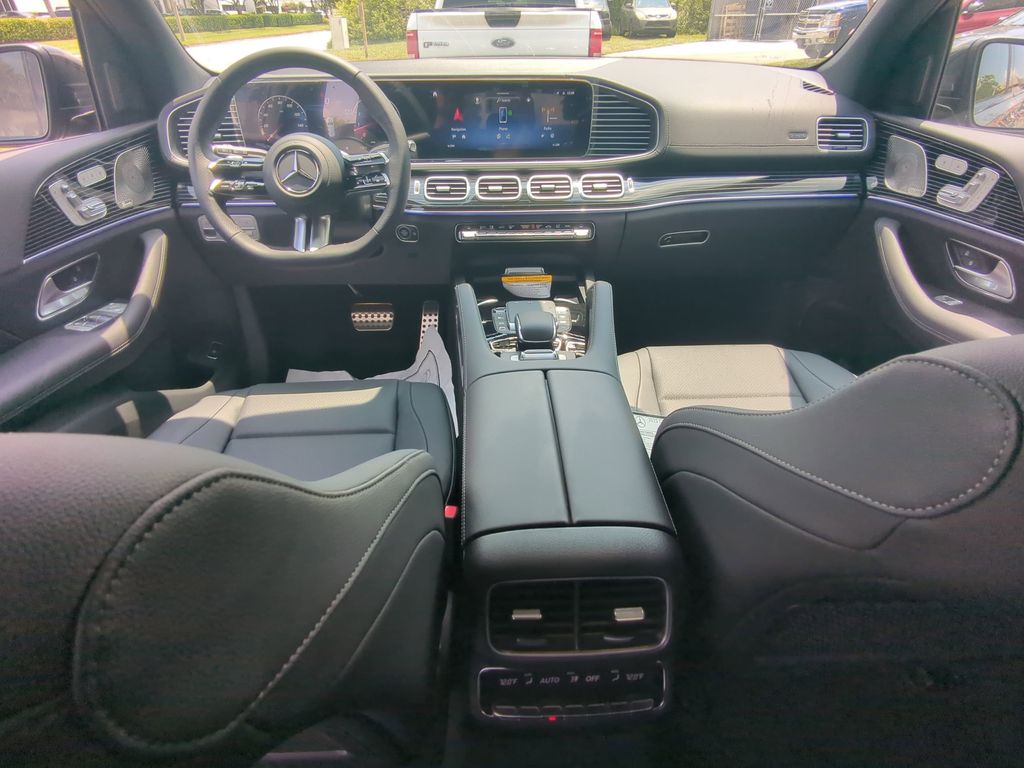 2025 Mercedes Benz GLS 450 photo 2
