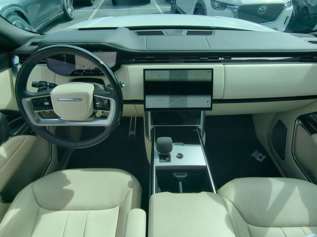 2025 Land Rover Range Rover Autobiography photo 2