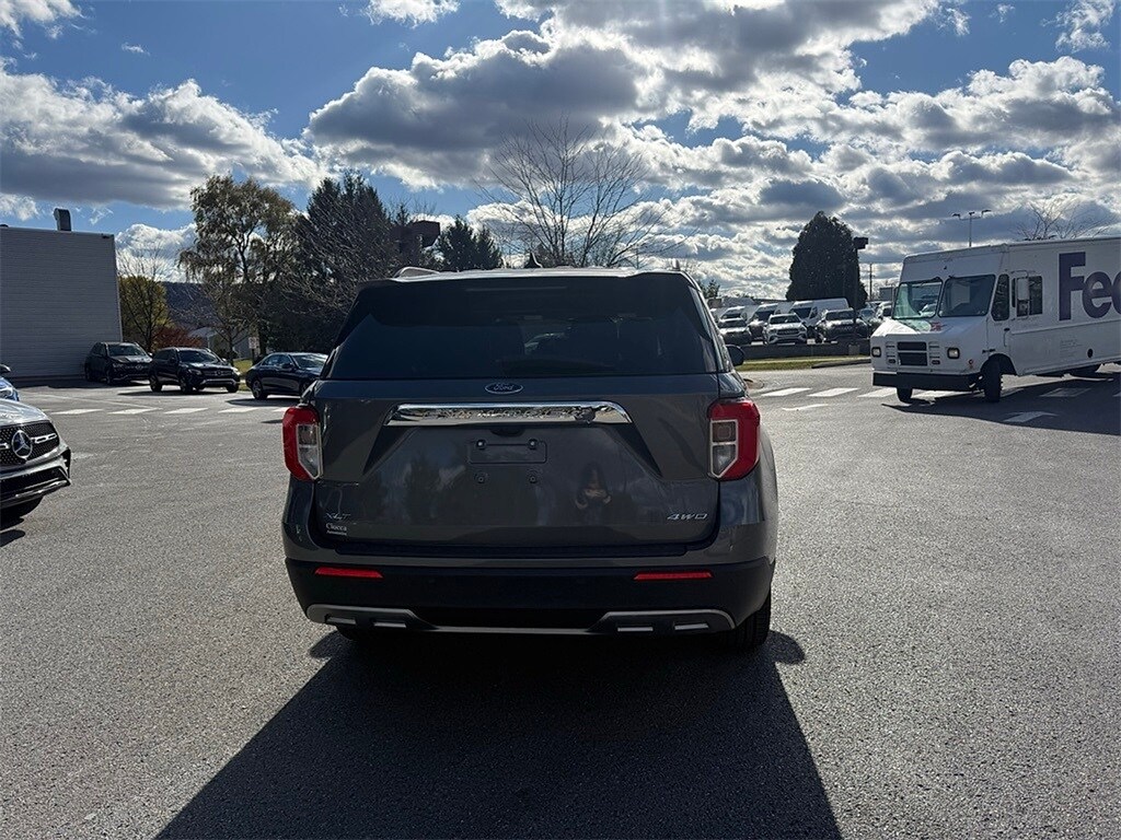 2023 Ford Explorer XLT photo 4