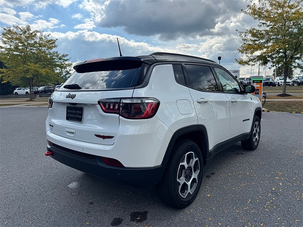 2022 Jeep Compass Trailhawk photo 2