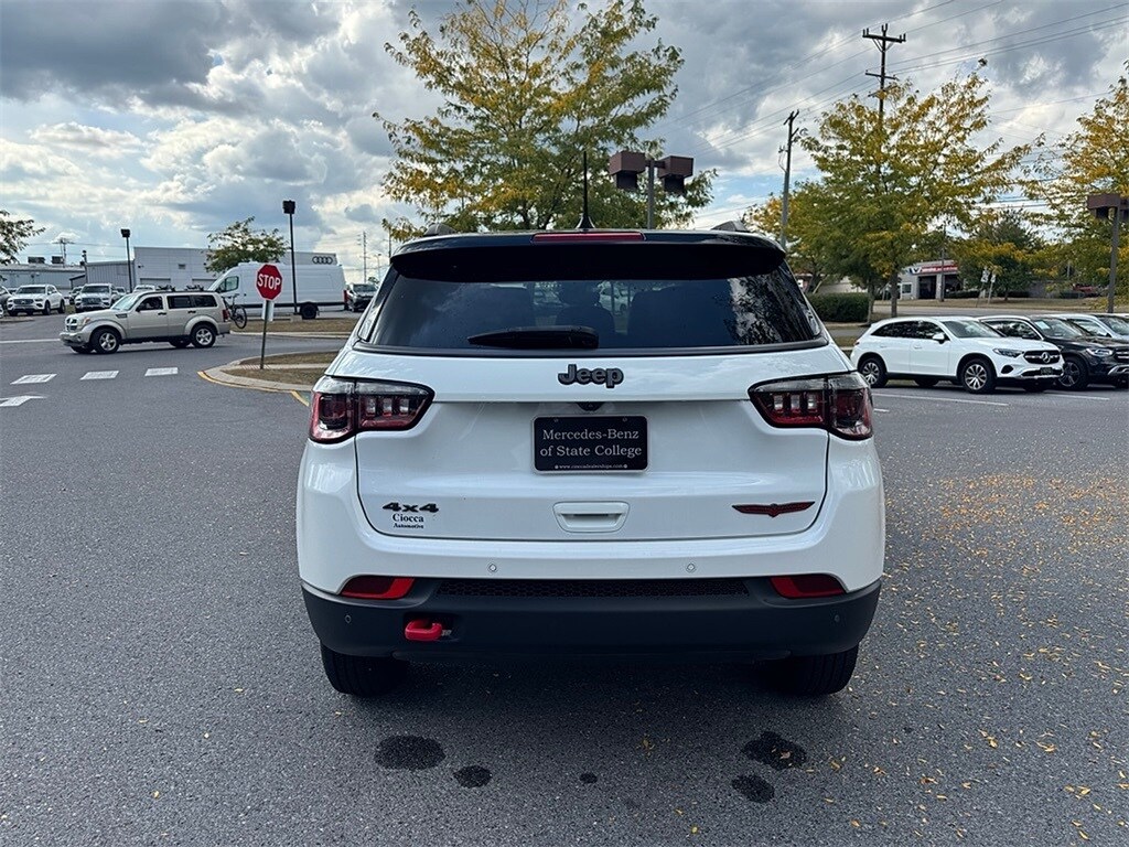 2022 Jeep Compass Trailhawk photo 3