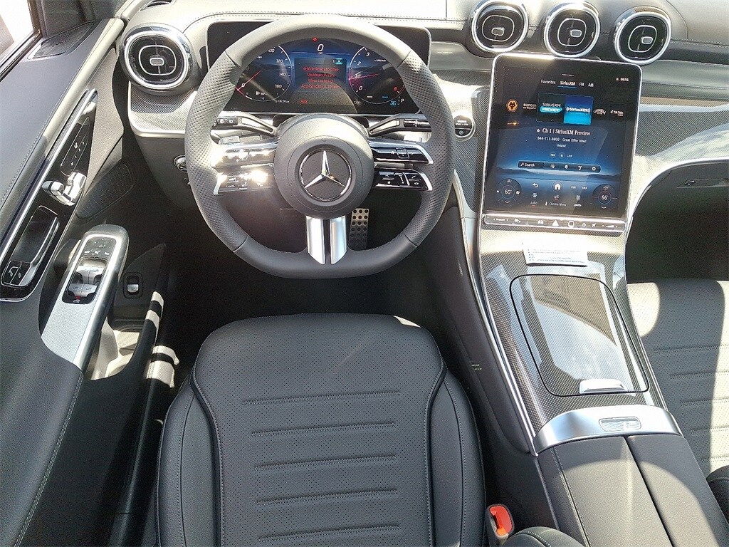 2025 Mercedes Benz GLC 300 4MATIC photo 2