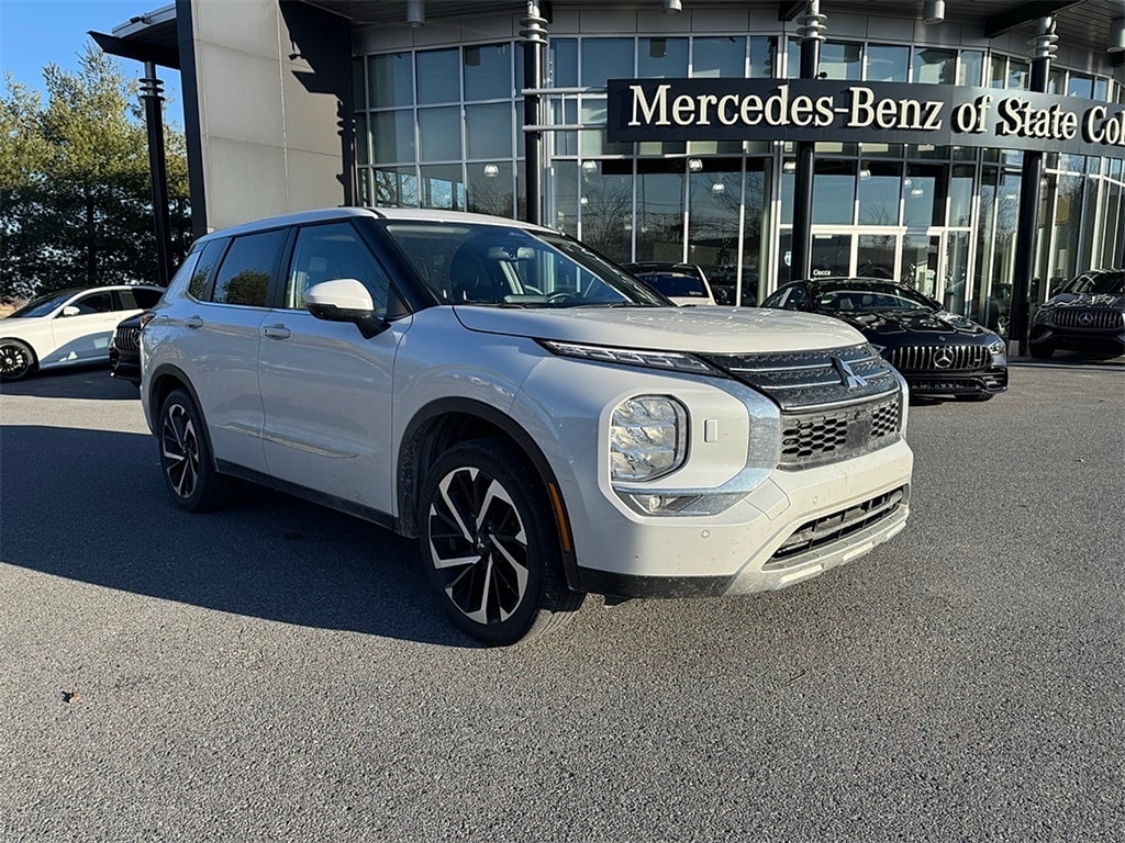 2023 Mitsubishi Outlander SE