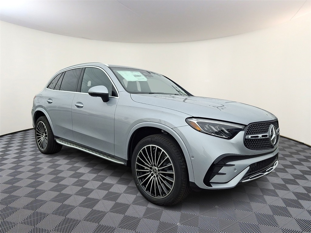 2026 Mercedes-Benz GLC Base's photo