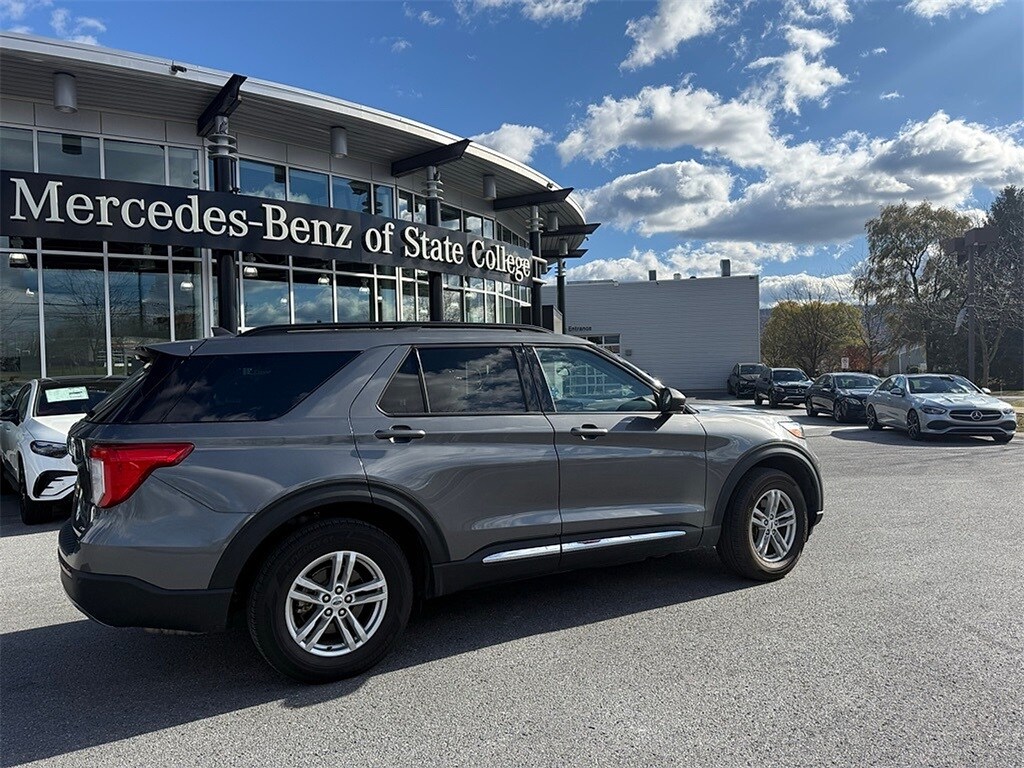 2023 Ford Explorer XLT photo 3
