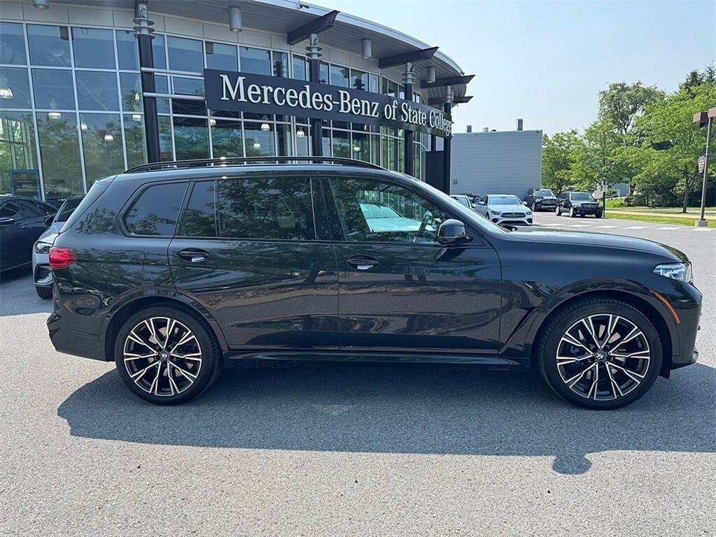 2022 Bmw X7 M50i photo 2