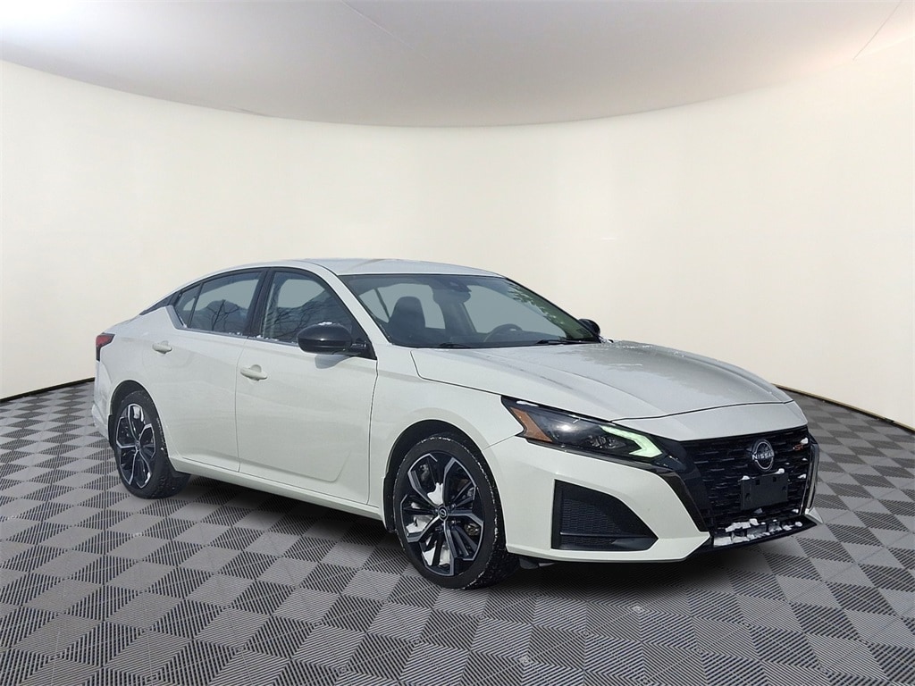 2023 Nissan Altima SR