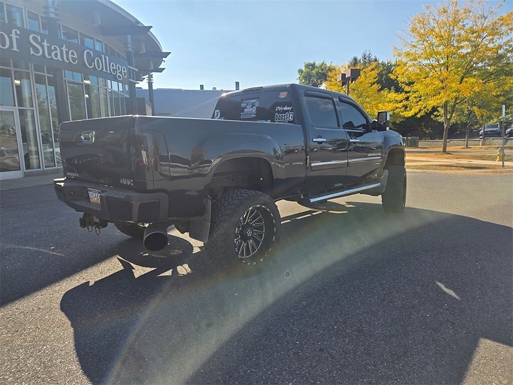 2011 Gmc Sierra Denali photo 3