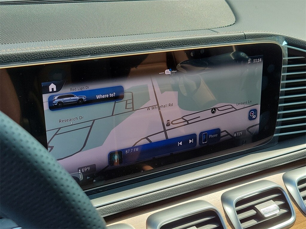 2024 Mercedes Benz GLS 450 4MATIC photo 3