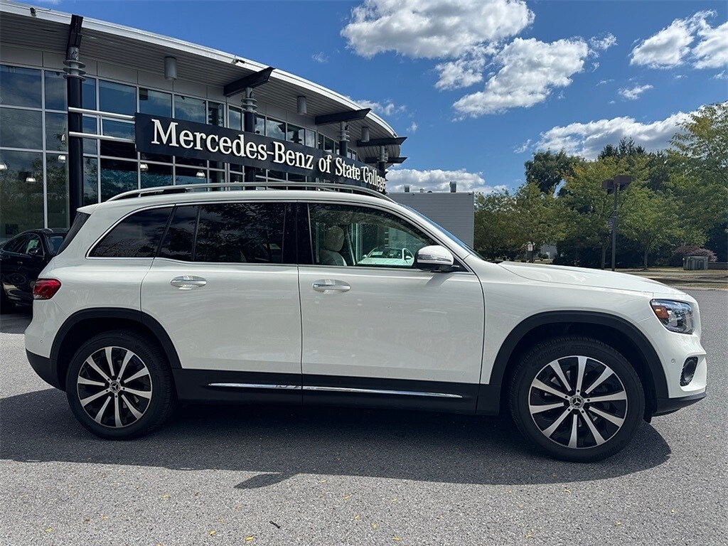 2022 Mercedes Benz GLB 250 4MATIC photo 2
