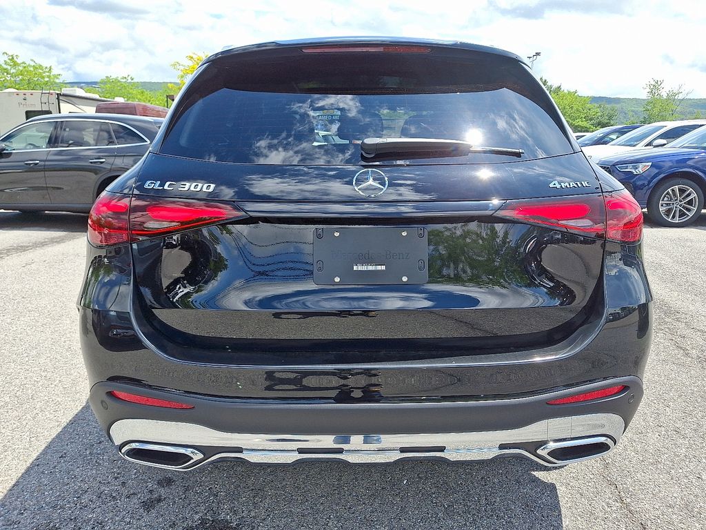 2025 Mercedes-Benz GLC Base - Photo 8