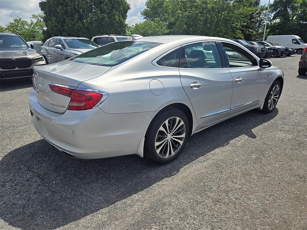 2017 Buick LaCrosse Essence photo 3