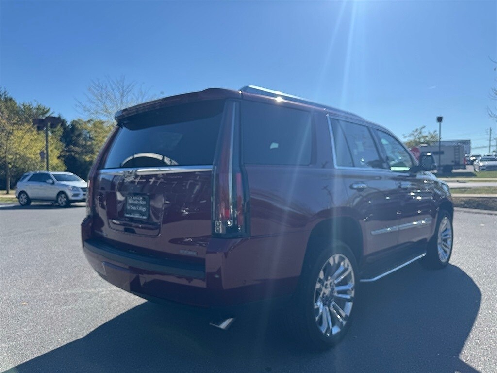2020 Cadillac Escalade Luxury photo 3