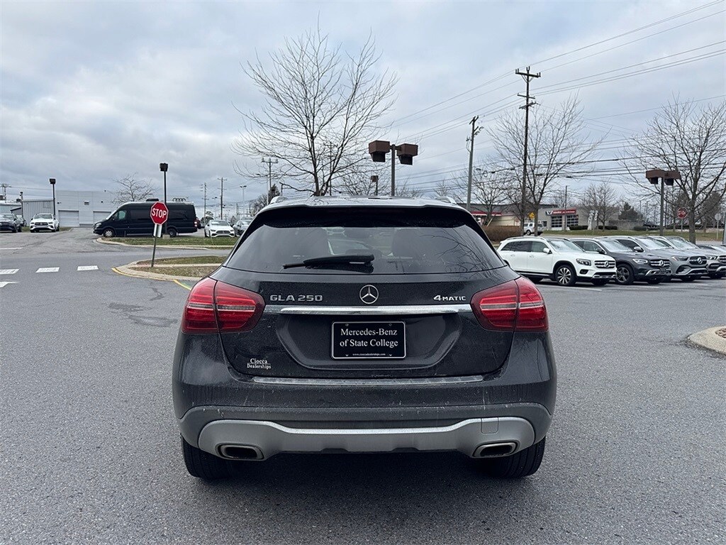 2020 Mercedes Benz GLA 250 4MATIC photo 4